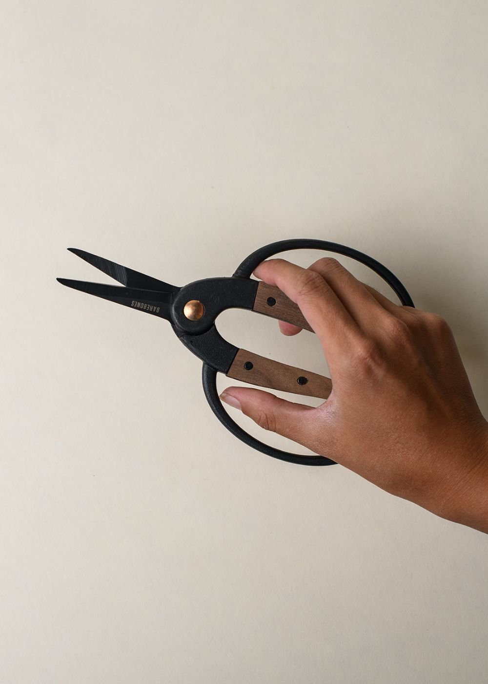 garden hand scissors Barebones Garden Harvest Scissors