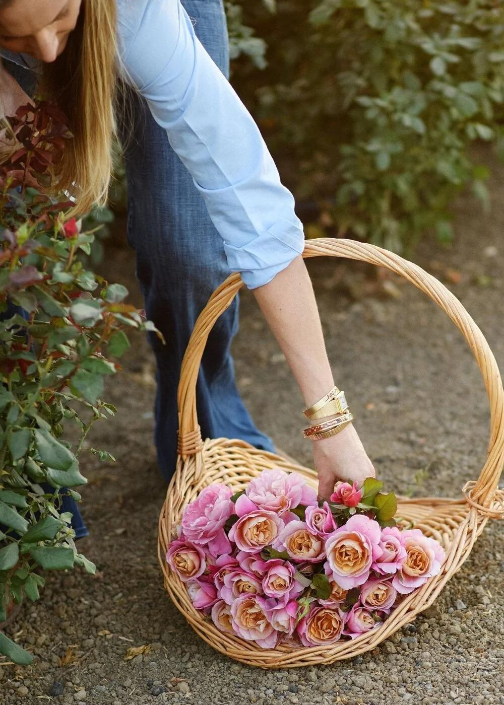 Spring Floral Centerpieces A Workshop Featuring Natalie Bowen Brookshire | May 17, 2025 - Menagerie Farm &amp; Flower