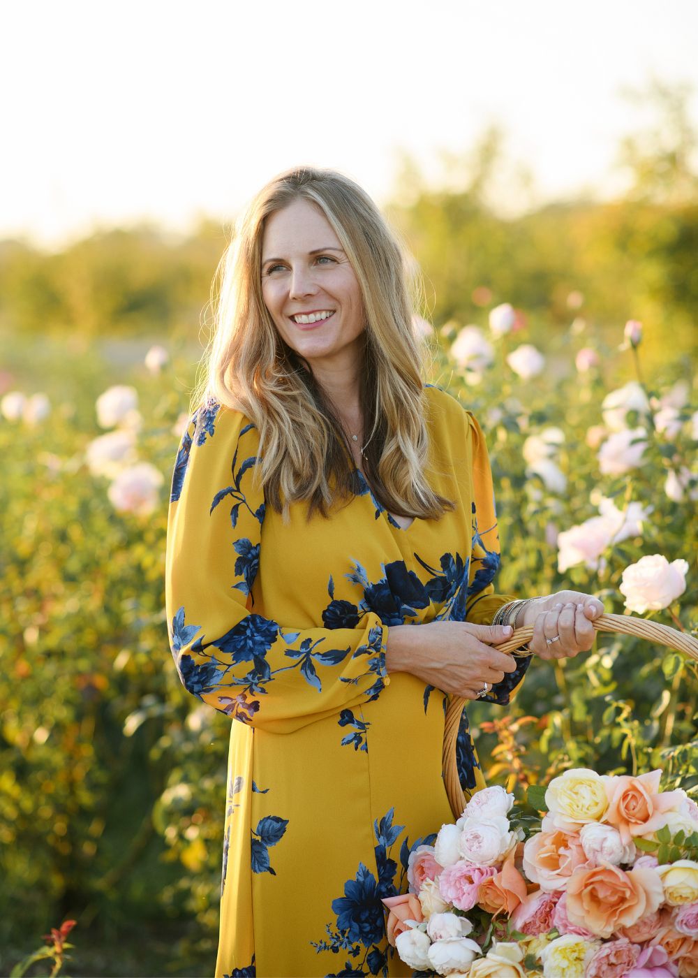 Rose Bouquets A Workshop with Featured Designer Jen Lagedrost Cavender | September 9, 2023 - Menagerie Farm &amp; Flower